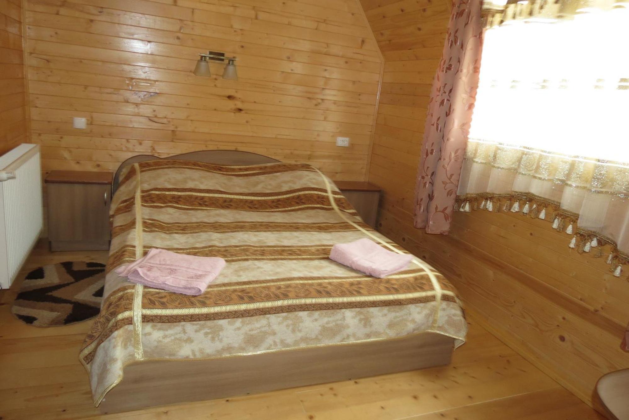 Bilyy Kamin Guest House Tatariv Habitación foto