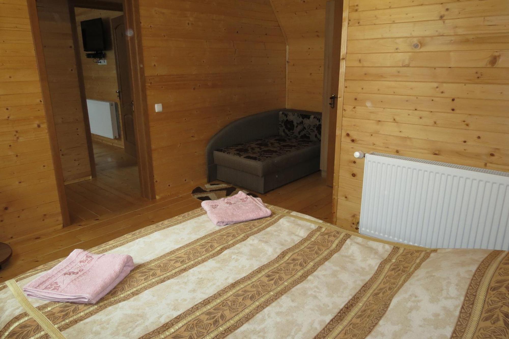 Bilyy Kamin Guest House Tatariv Habitación foto