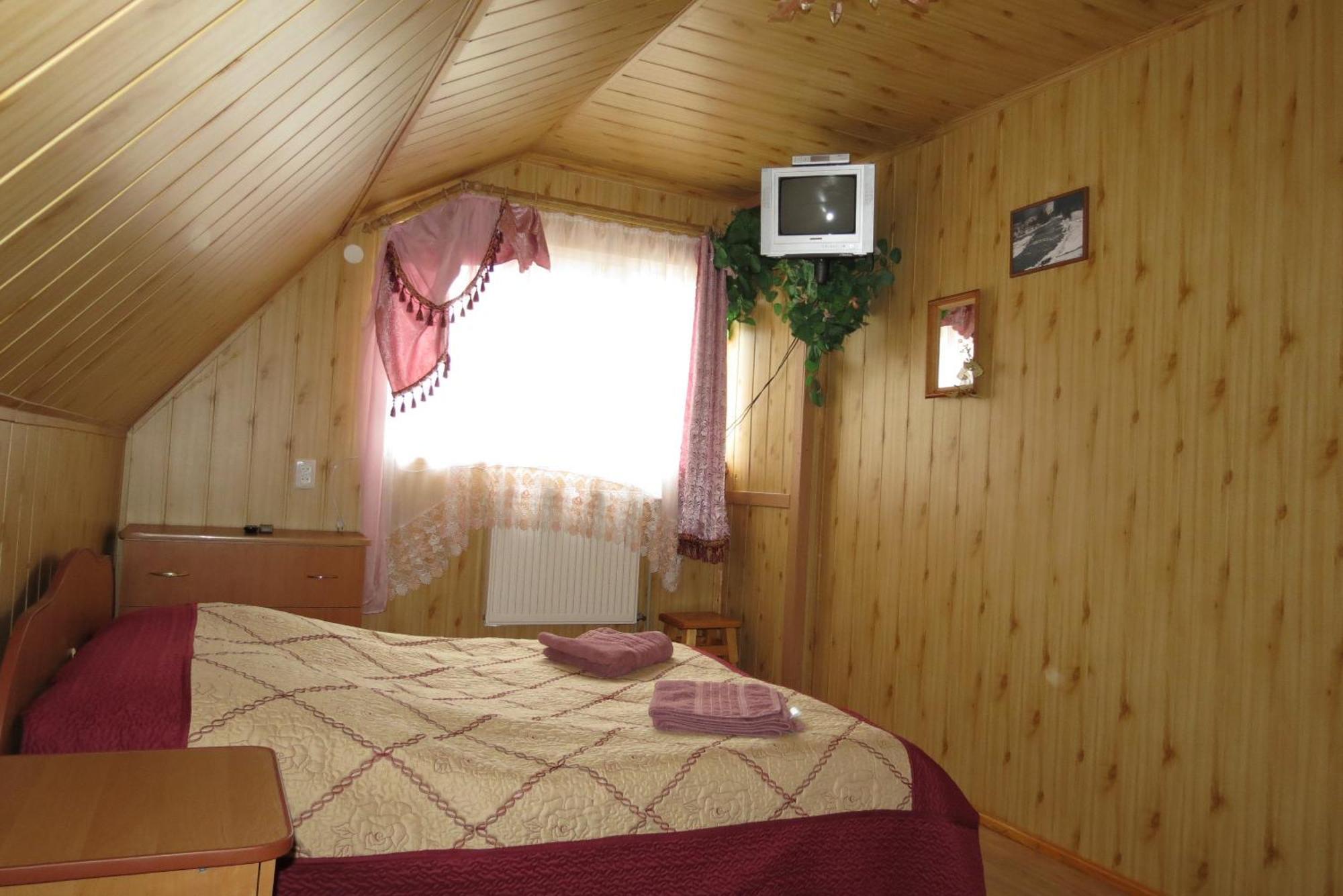 Bilyy Kamin Guest House Tatariv Habitación foto