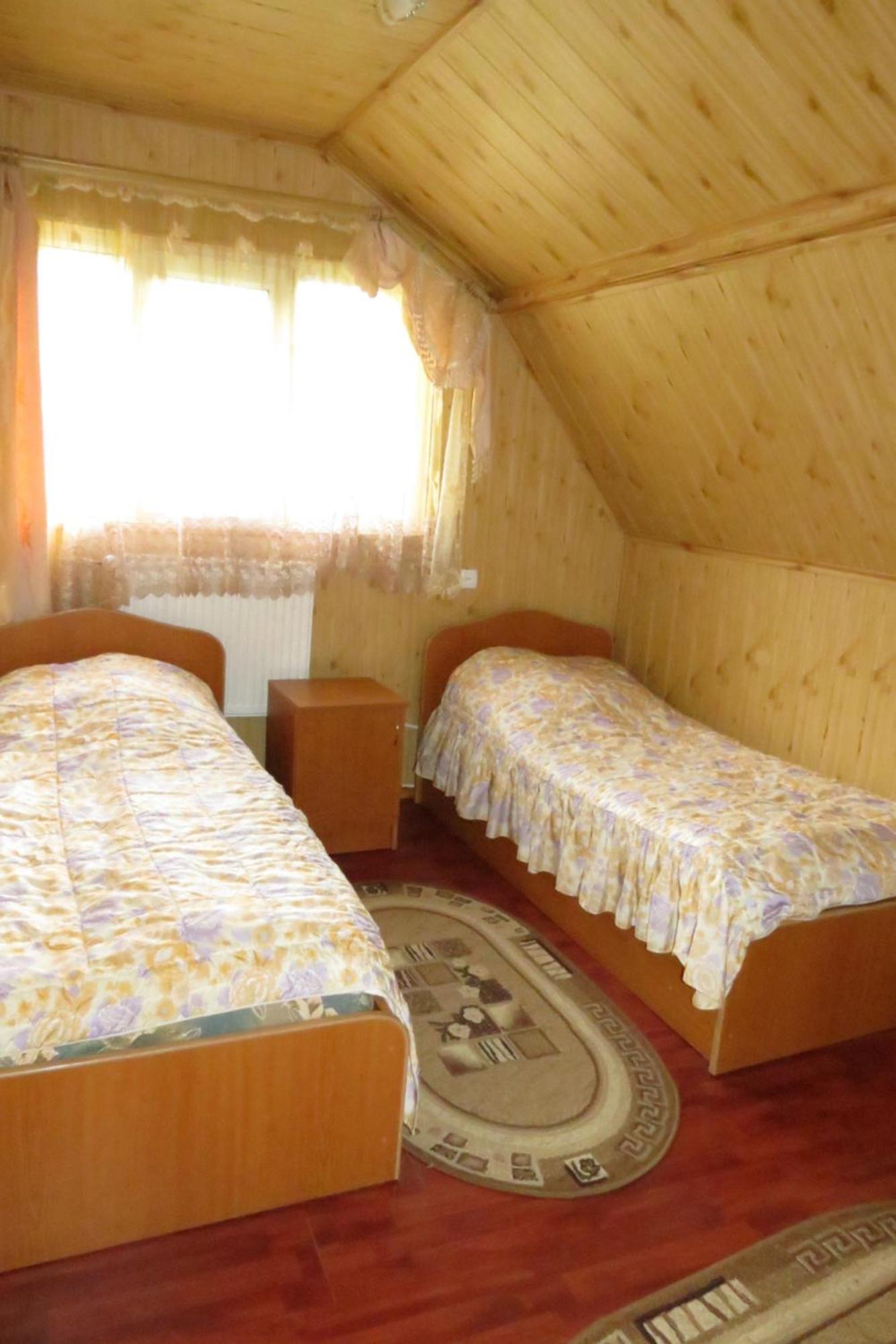 Bilyy Kamin Guest House Tatariv Habitación foto